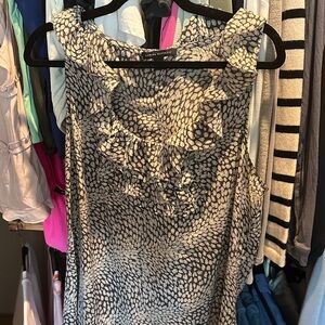 Banana Republic Black and White Patterned silk Blouse